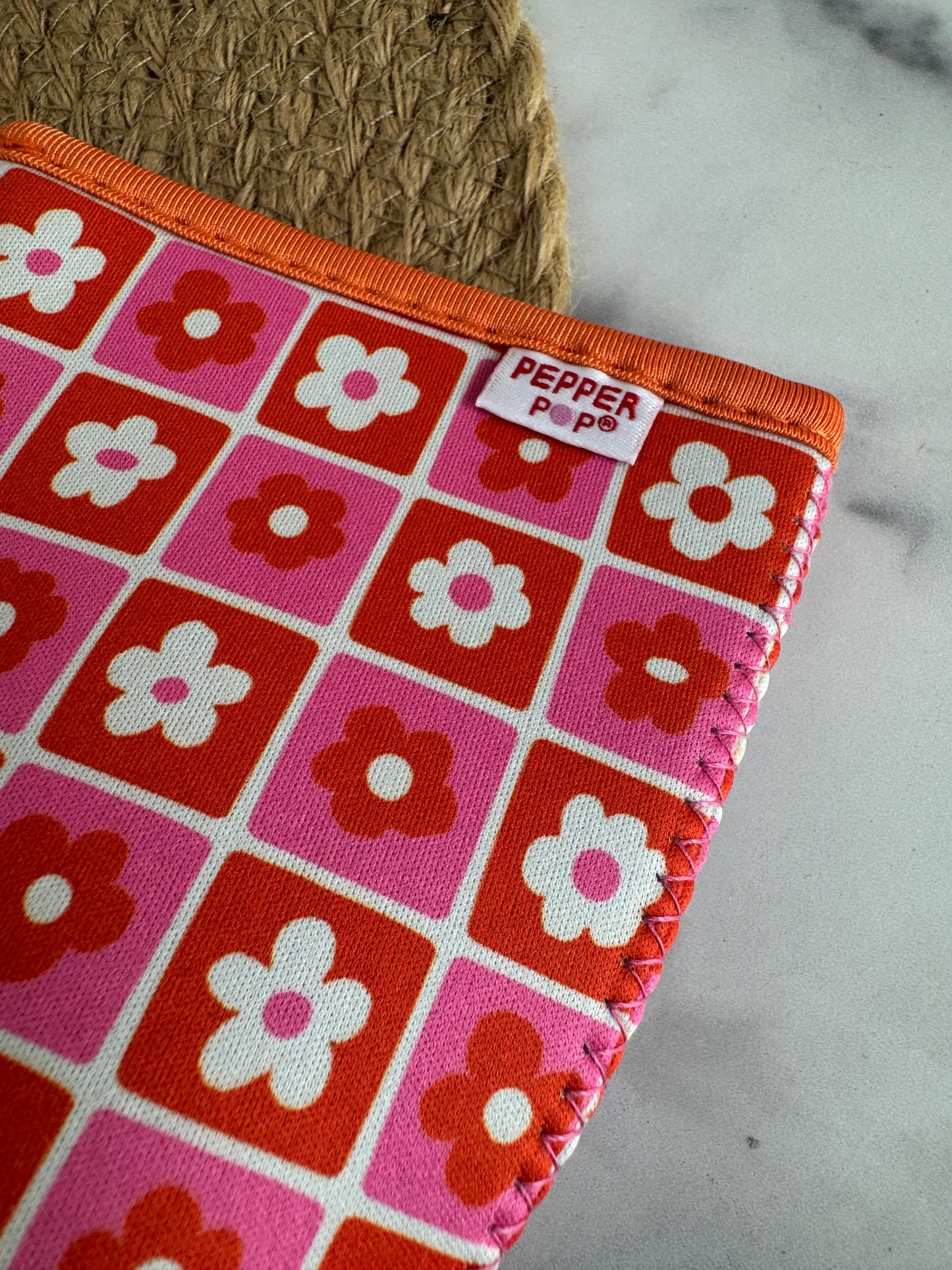 Pink Daisy Check Coffee Sleeve